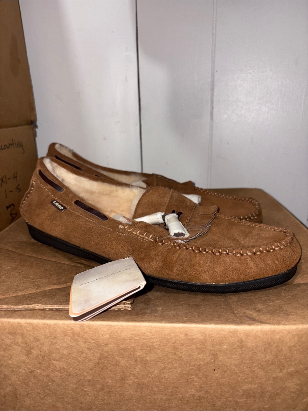 Lamo Men’s Chestnut Suede Moccasin Slippers size 12